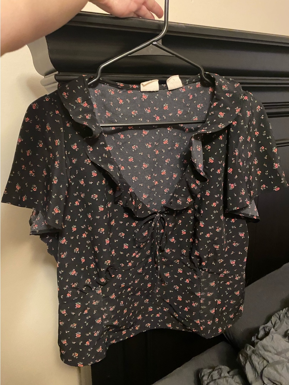 Levi's Black Floral Ruffle Tie-Front Blouse